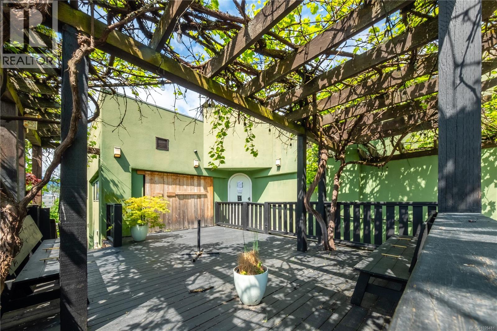 77 & 85 Skinner St, Nanaimo, British Columbia  V9R 5G9 - Photo 1 - 1028481