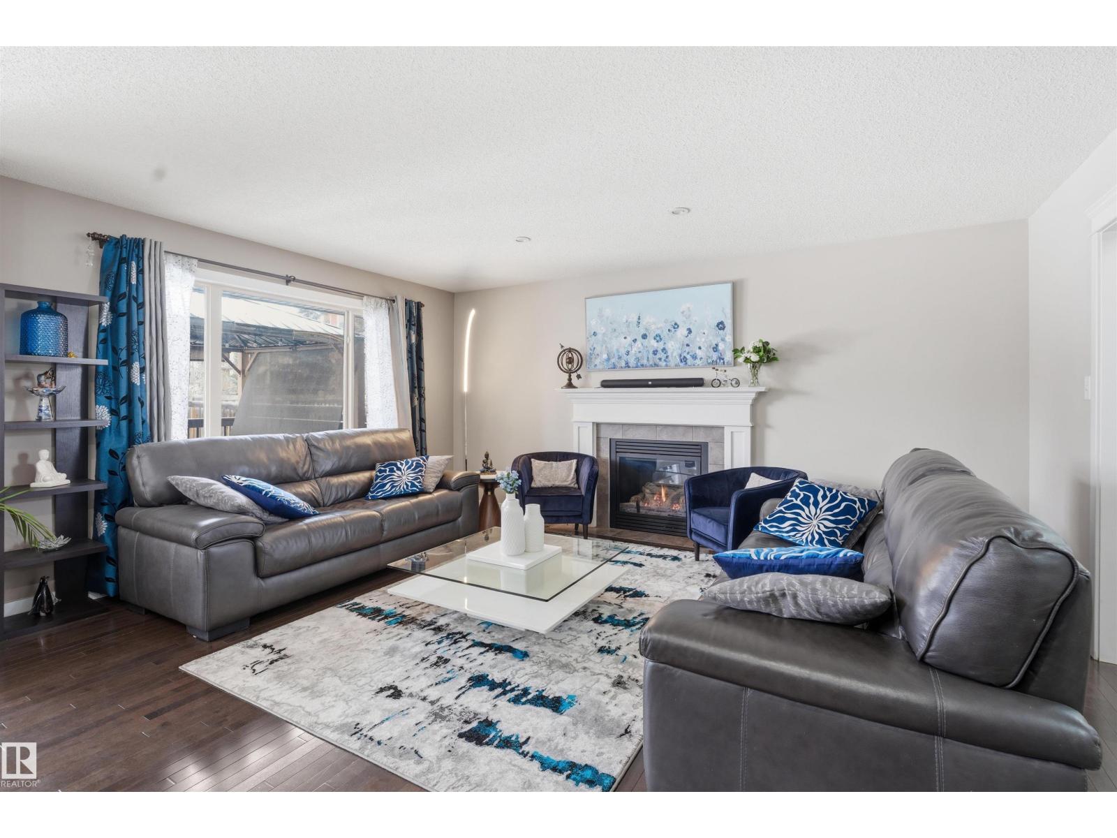 467 Ainslie Crescent Sw, Edmonton, Alberta  T6W 0H7 - Photo 2 - E4476909