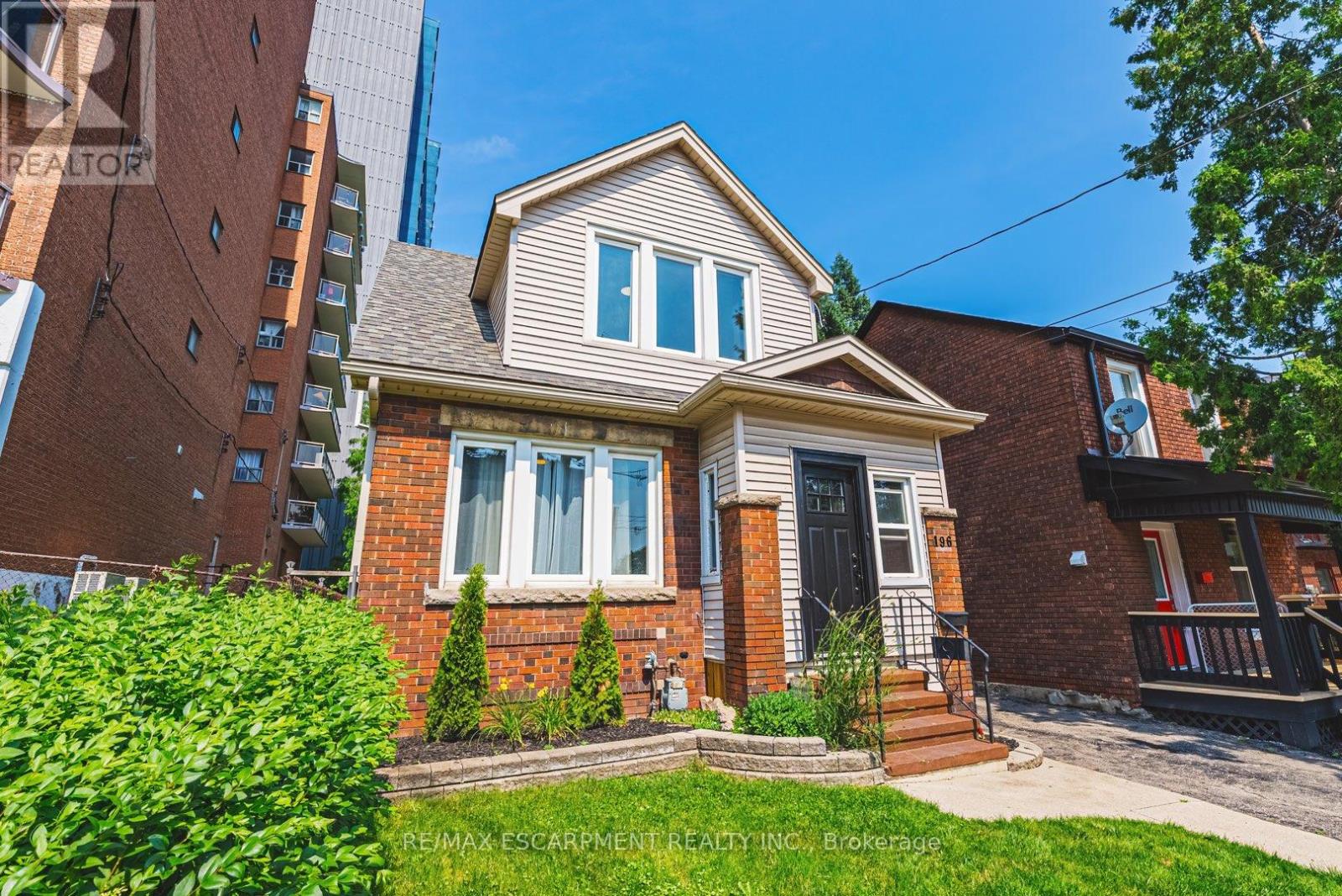 196 Walnut Street, Hamilton, Ontario  L8N 2M1 - Photo 2 - X12872336