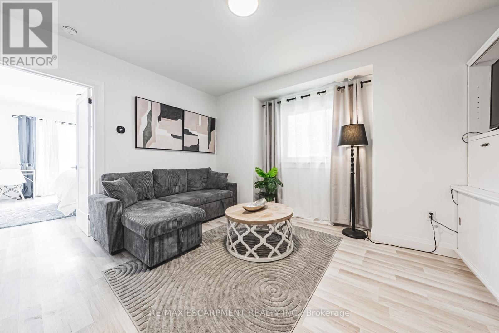 196 Walnut Street, Hamilton, Ontario  L8N 2M1 - Photo 5 - X12872336