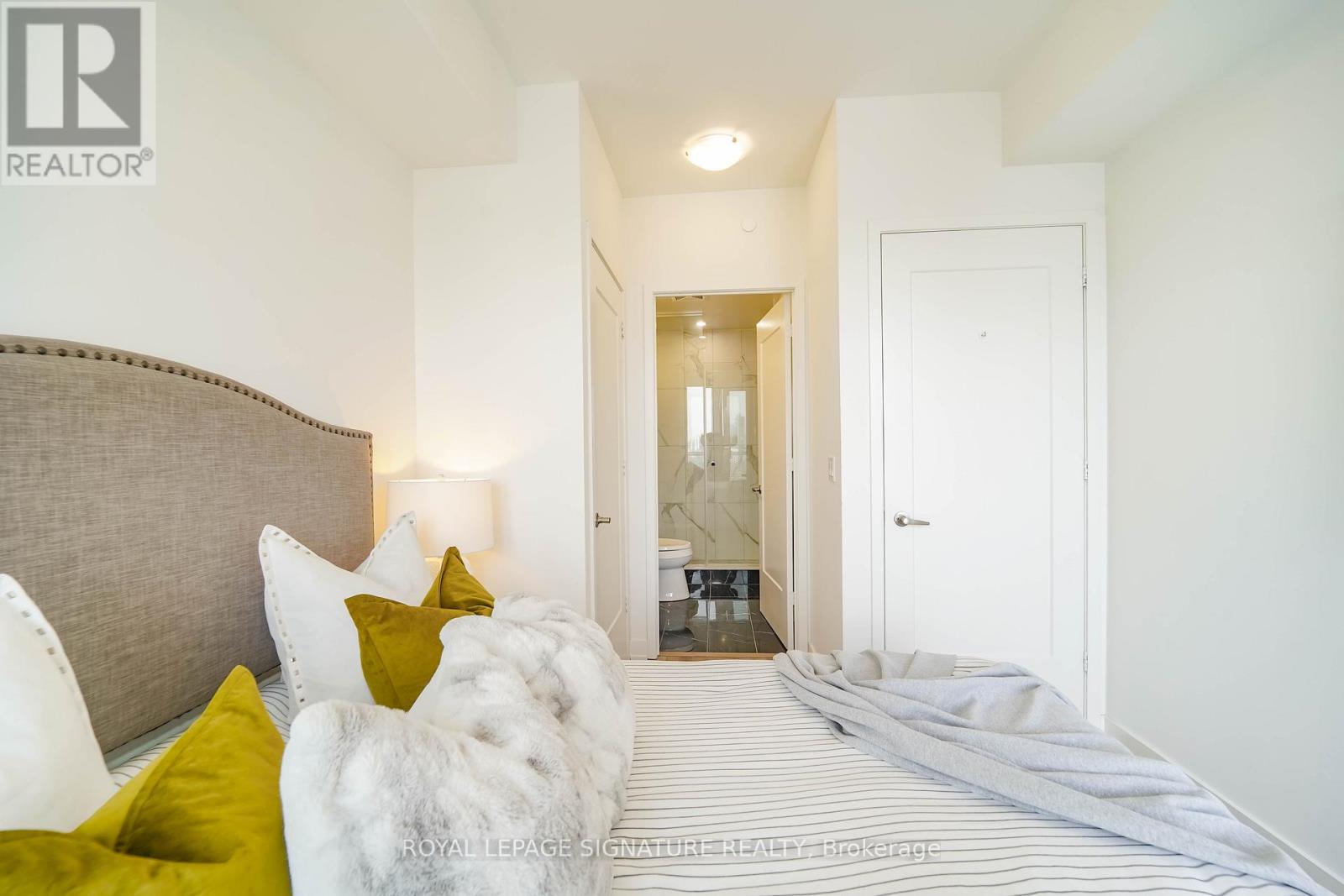 2616 - 70 Princess Street, Toronto, Ontario  M5A 0X6 - Photo 25 - C12709446