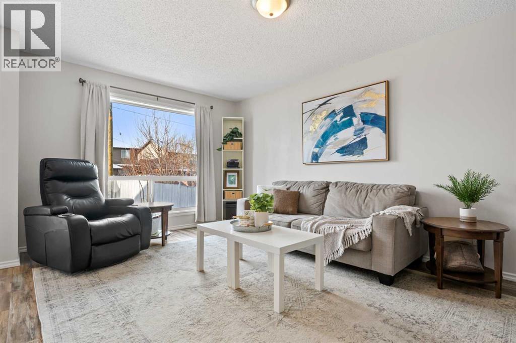 8 Chapalina Crescent Se, Calgary, Alberta  T2X 3R3 - Photo 10 - A2292229