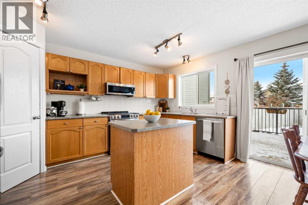 8 Chapalina Crescent Se, Calgary, Alberta  T2X 3R3 - Photo 13 - A2292229