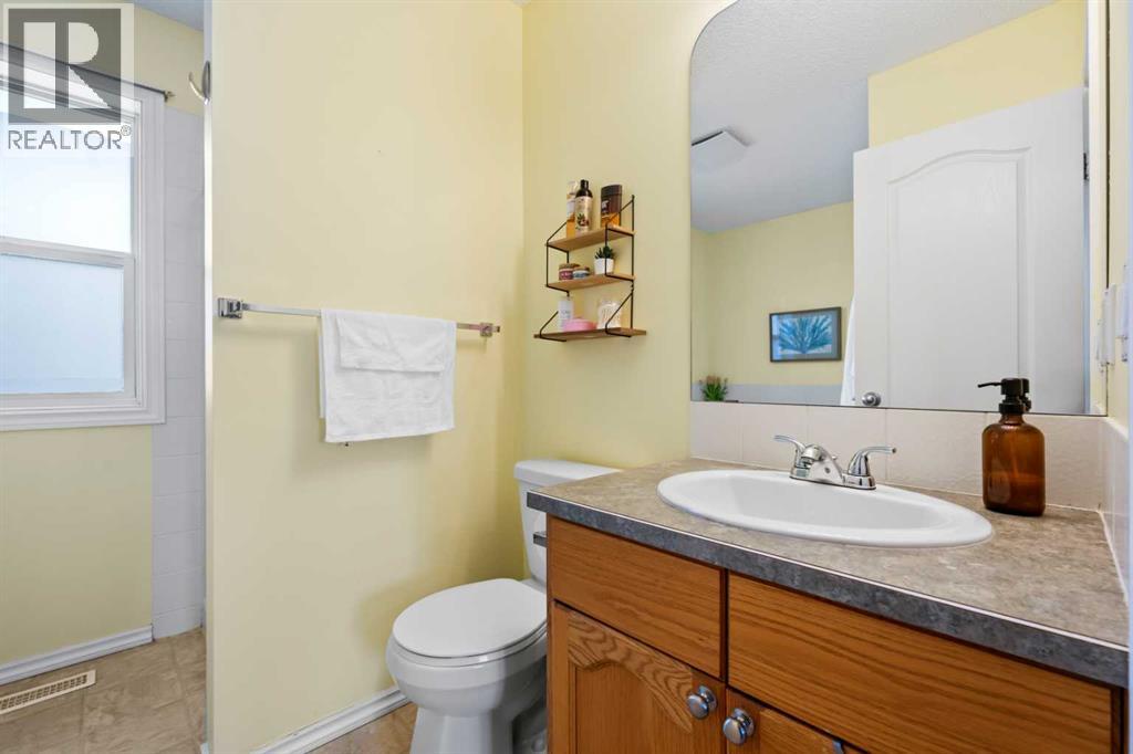 8 Chapalina Crescent Se, Calgary, Alberta  T2X 3R3 - Photo 26 - A2292229