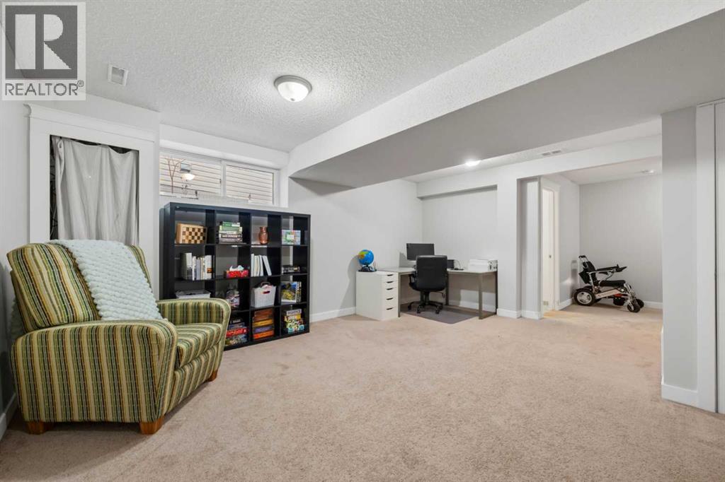 8 Chapalina Crescent Se, Calgary, Alberta  T2X 3R3 - Photo 37 - A2292229