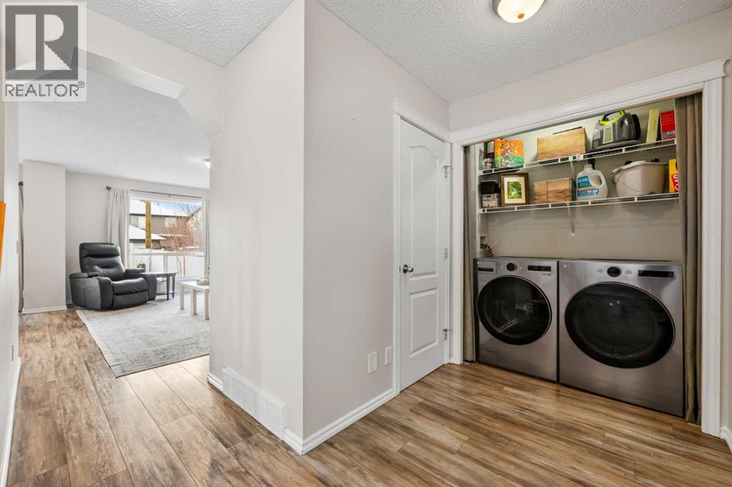 8 Chapalina Crescent Se, Calgary, Alberta  T2X 3R3 - Photo 6 - A2292229