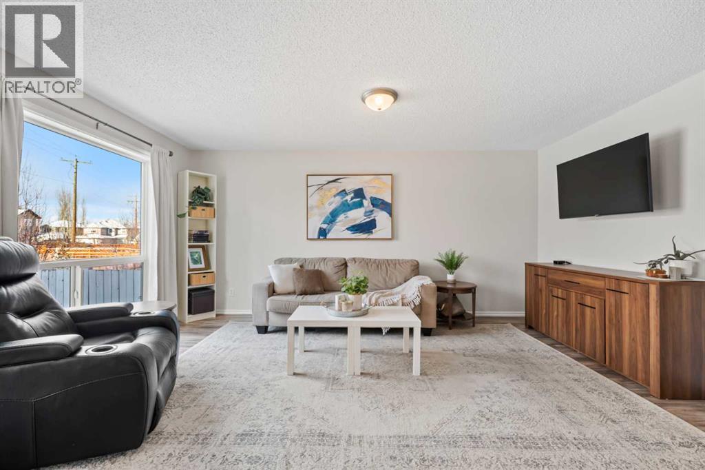 8 Chapalina Crescent Se, Calgary, Alberta  T2X 3R3 - Photo 9 - A2292229