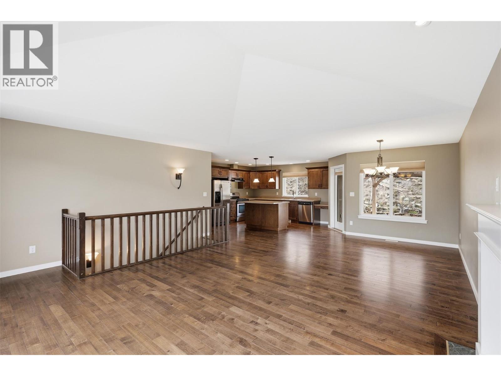 2023 Saddleback Drive, Kamloops, British Columbia  V2B 0A6 - Photo 15 - 10378884