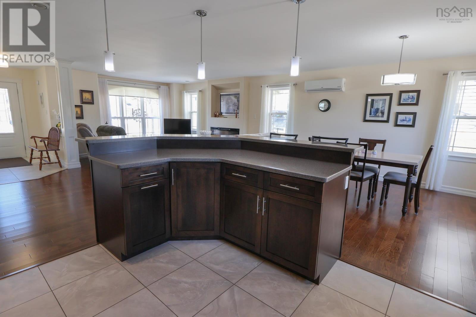 40 Dr Ernst Court, Bridgewater, Nova Scotia  B4V 9A3 - Photo 14 - 202604354