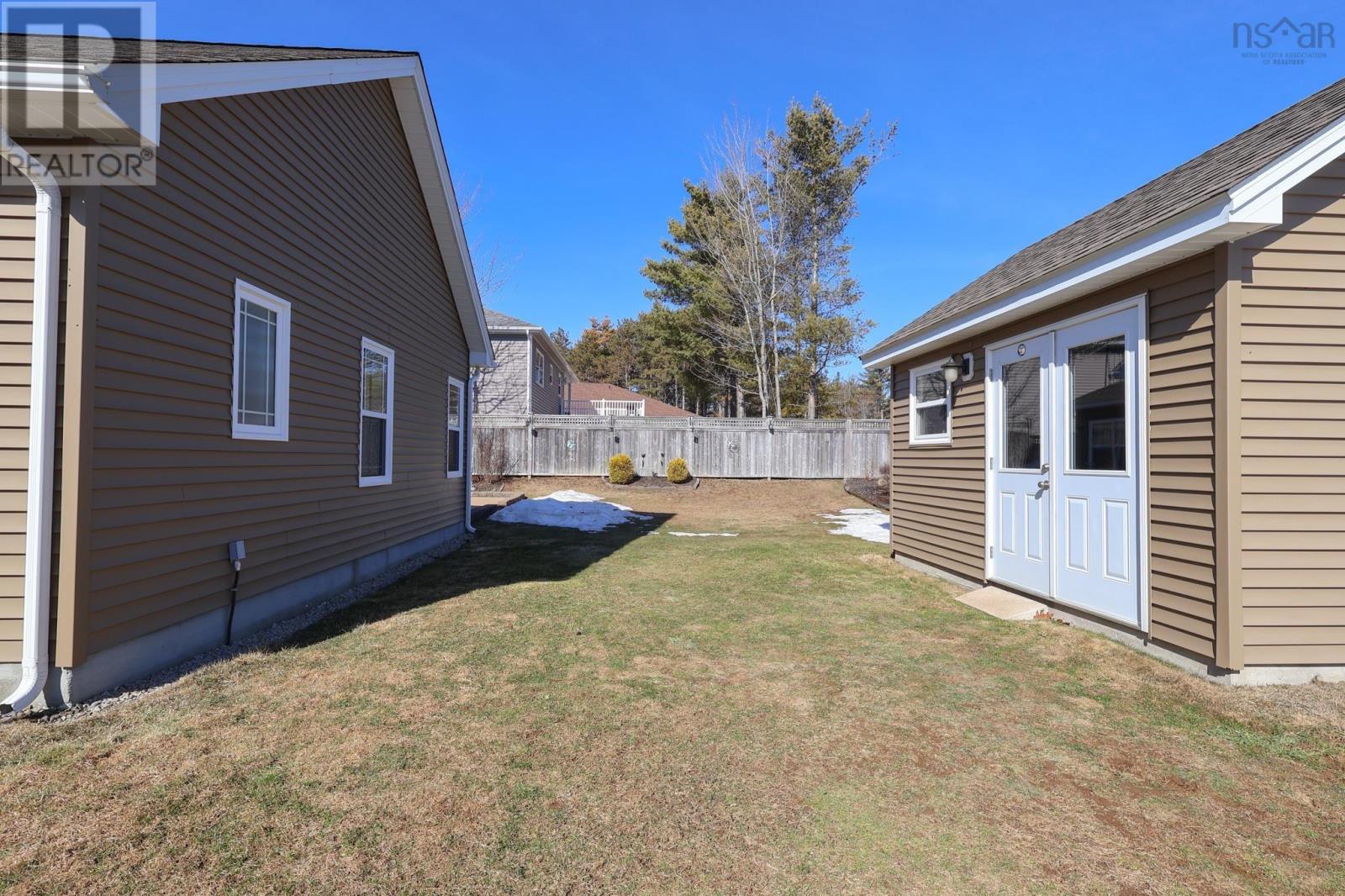 40 Dr Ernst Court, Bridgewater, Nova Scotia  B4V 9A3 - Photo 37 - 202604354