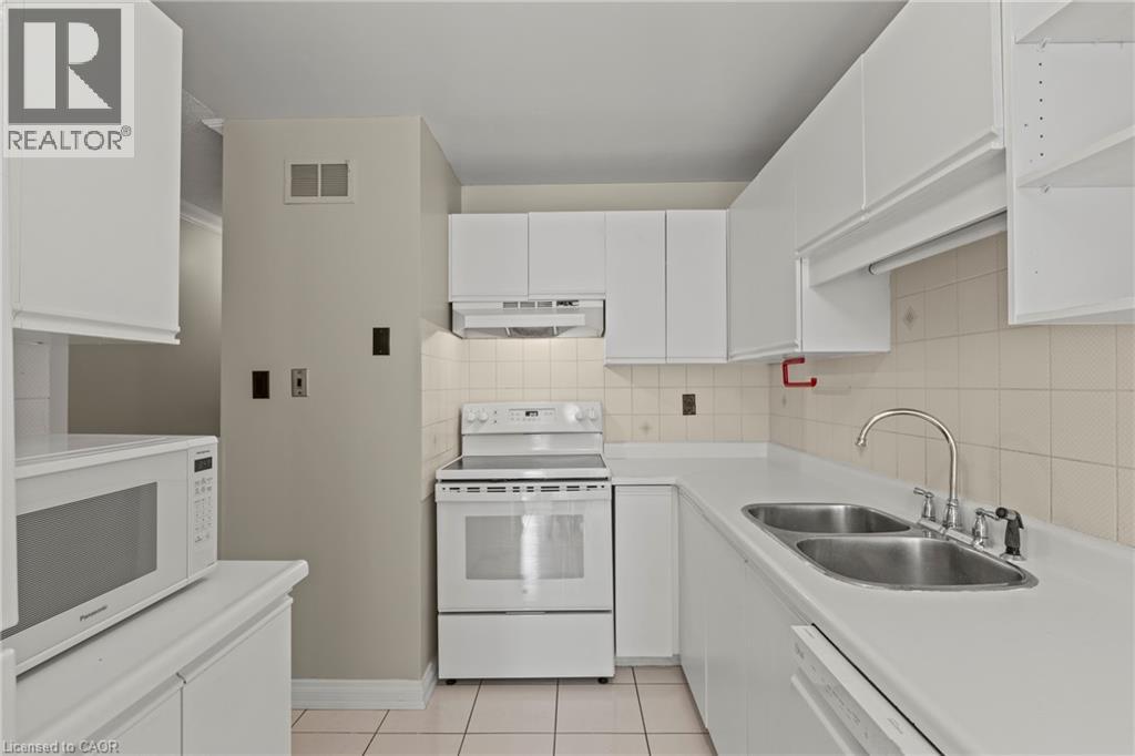 2205 South Millway Unit# 82, Mississauga, Ontario  L5L 3T2 - Photo 4 - 40767376