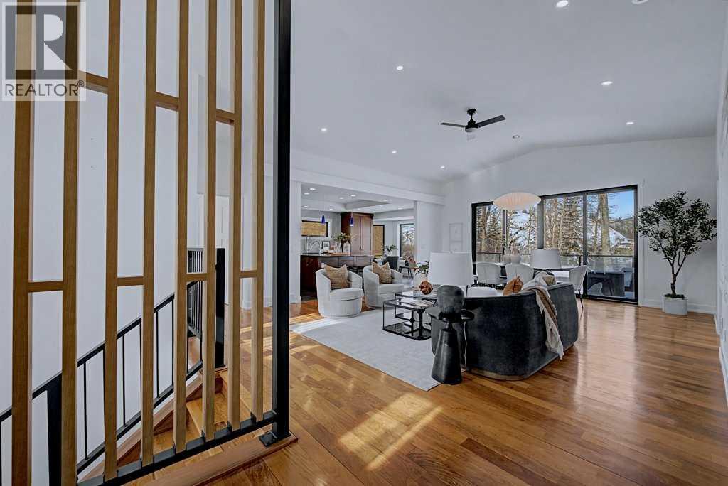 7220 Bow Crescent Nw, Calgary, Alberta  T3B 2B9 - Photo 9 - A2286608