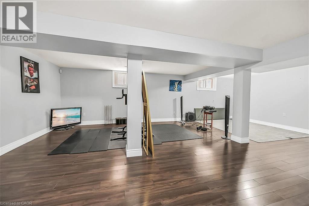 28 Tara Court, Hamilton, Ontario  L8K 6E6 - Photo 39 - 40808435