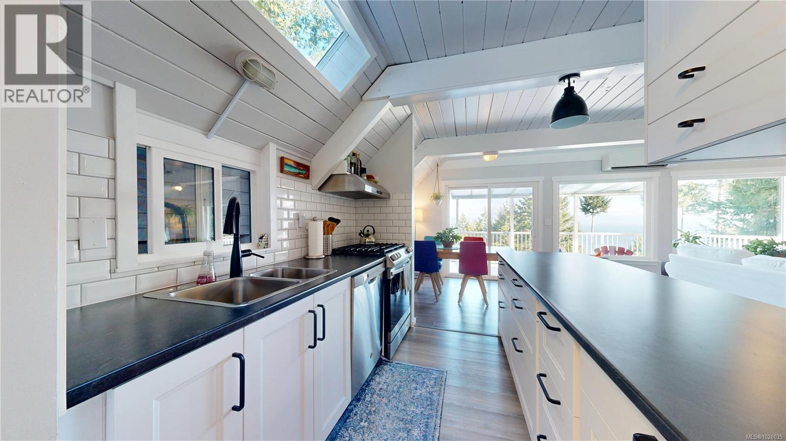 1520 Wild Cherry Terr, Gabriola Island, British Columbia  V0R 1X5 - Photo 7 - 1028035