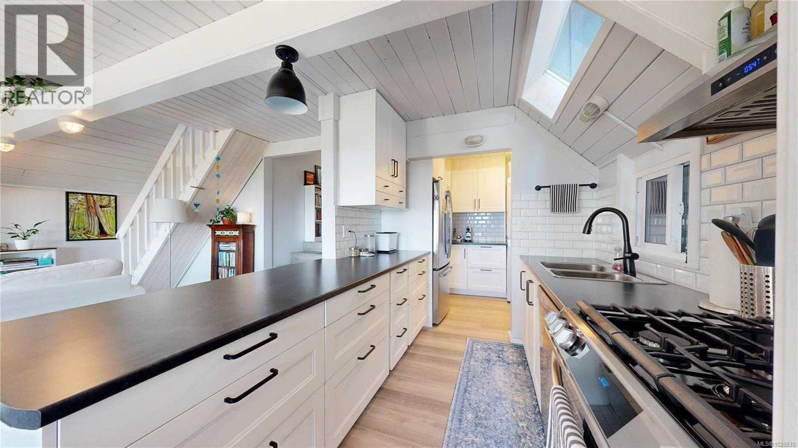 1520 Wild Cherry Terr, Gabriola Island, British Columbia  V0R 1X5 - Photo 8 - 1028035