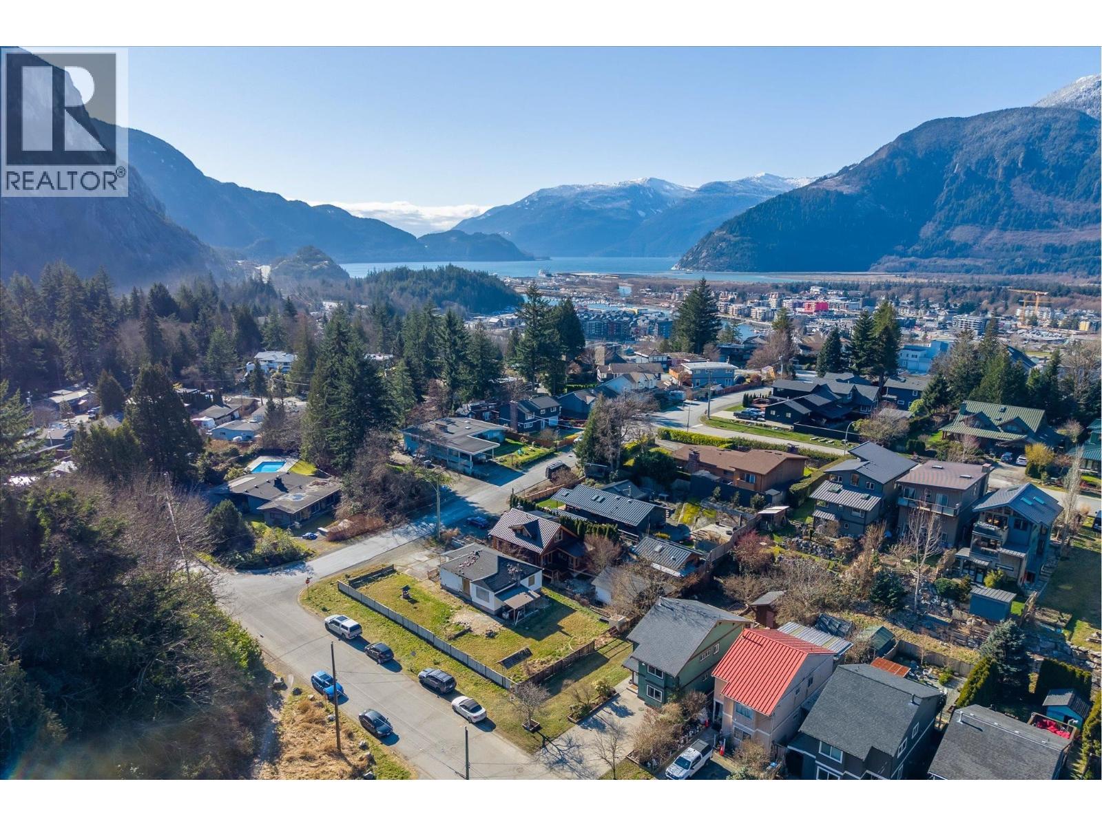 1045 Northridge Drive, Squamish, British Columbia  V0N 3G0 - Photo 3 - R3093755