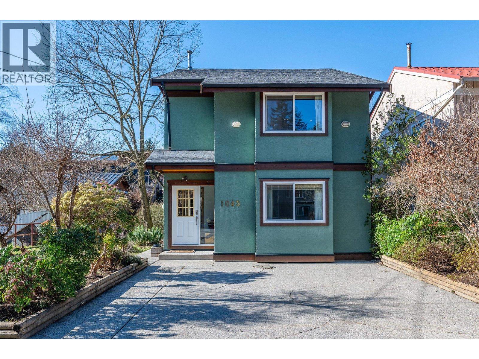 1045 NORTHRIDGE DRIVE, Squamish, British Columbia