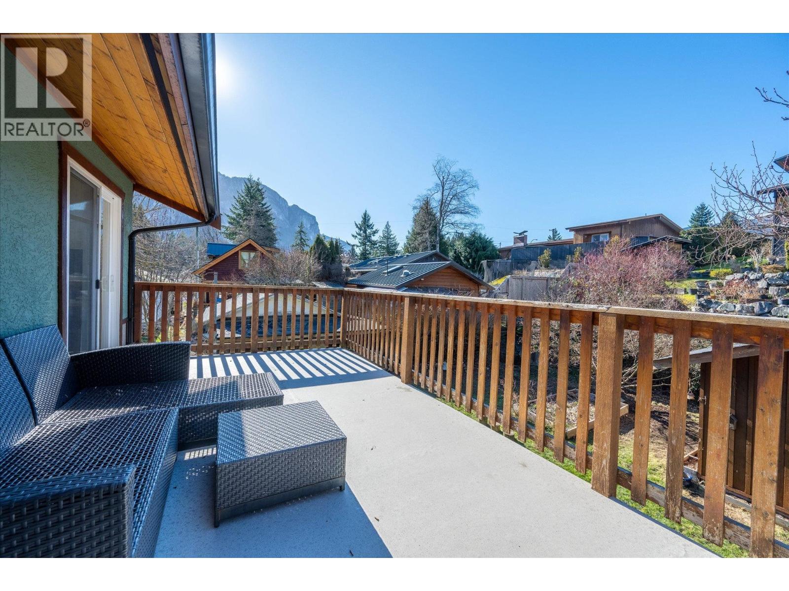 1045 Northridge Drive, Squamish, British Columbia  V0N 3G0 - Photo 22 - R3093755
