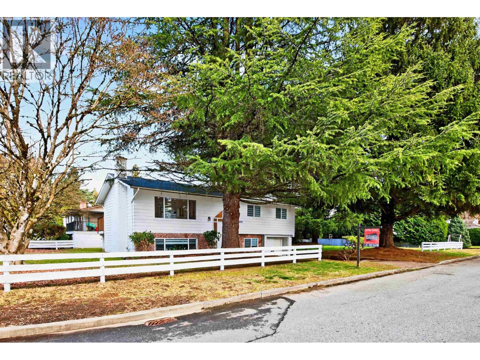 21099 BERRY AVENUE, Maple Ridge, British Columbia