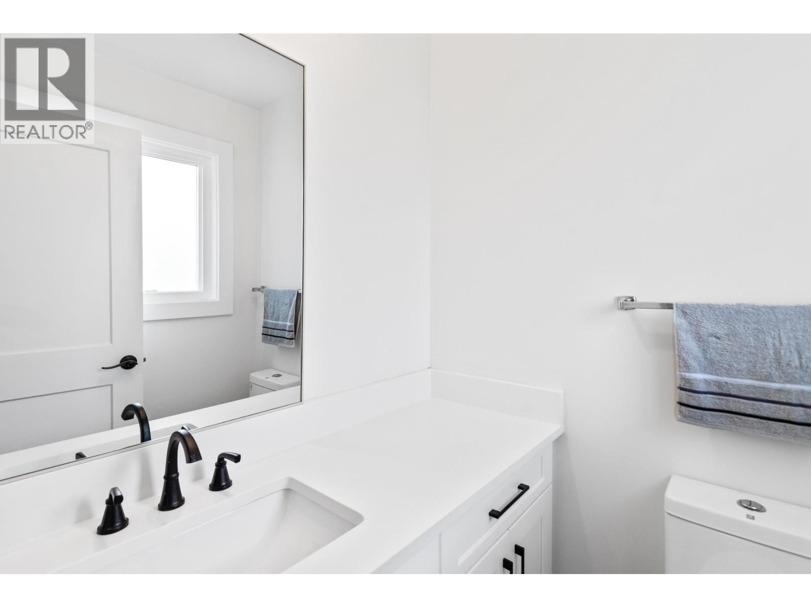 21099 Berry Avenue, Maple Ridge, British Columbia  V2X 7V3 - Photo 11 - R3098159