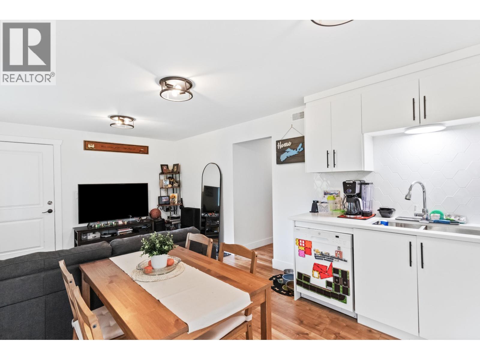 21099 Berry Avenue, Maple Ridge, British Columbia  V2X 7V3 - Photo 24 - R3098159