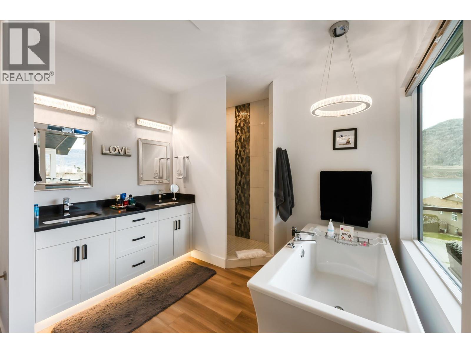 10400 87th Street, Osoyoos, British Columbia  V0H 1V2 - Photo 38 - 10376937