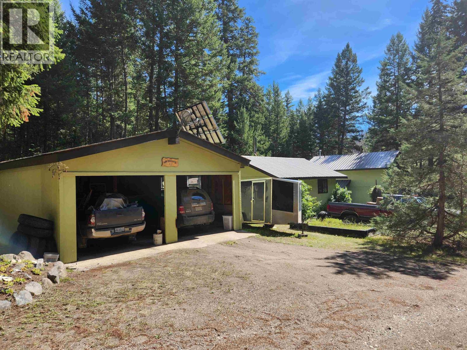 7344 E Young Lake Road, 70 Mile House, British Columbia  V0K 2K2 - Photo 15 - R3098853