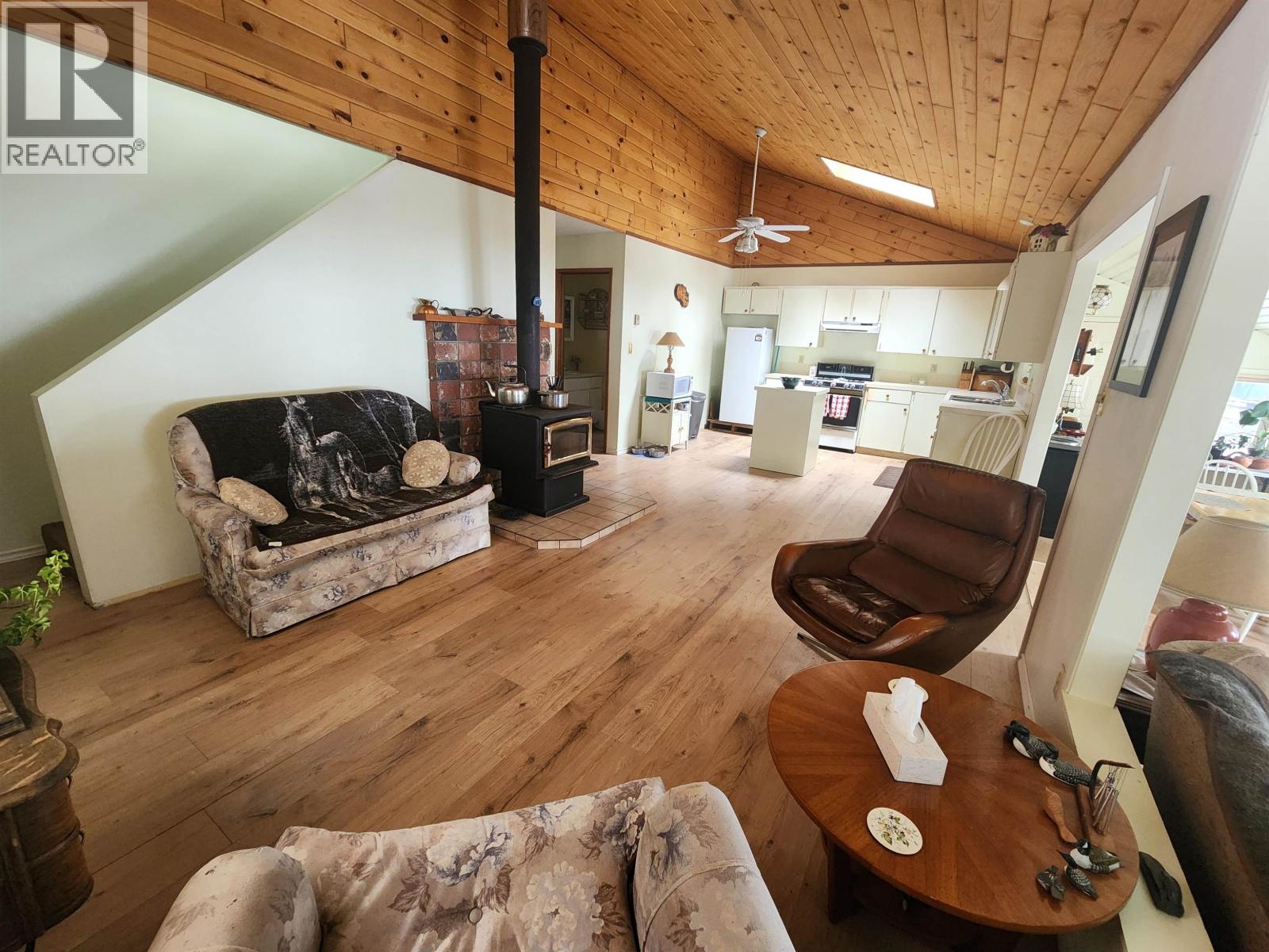 7344 E Young Lake Road, 70 Mile House, British Columbia  V0K 2K2 - Photo 23 - R3098853