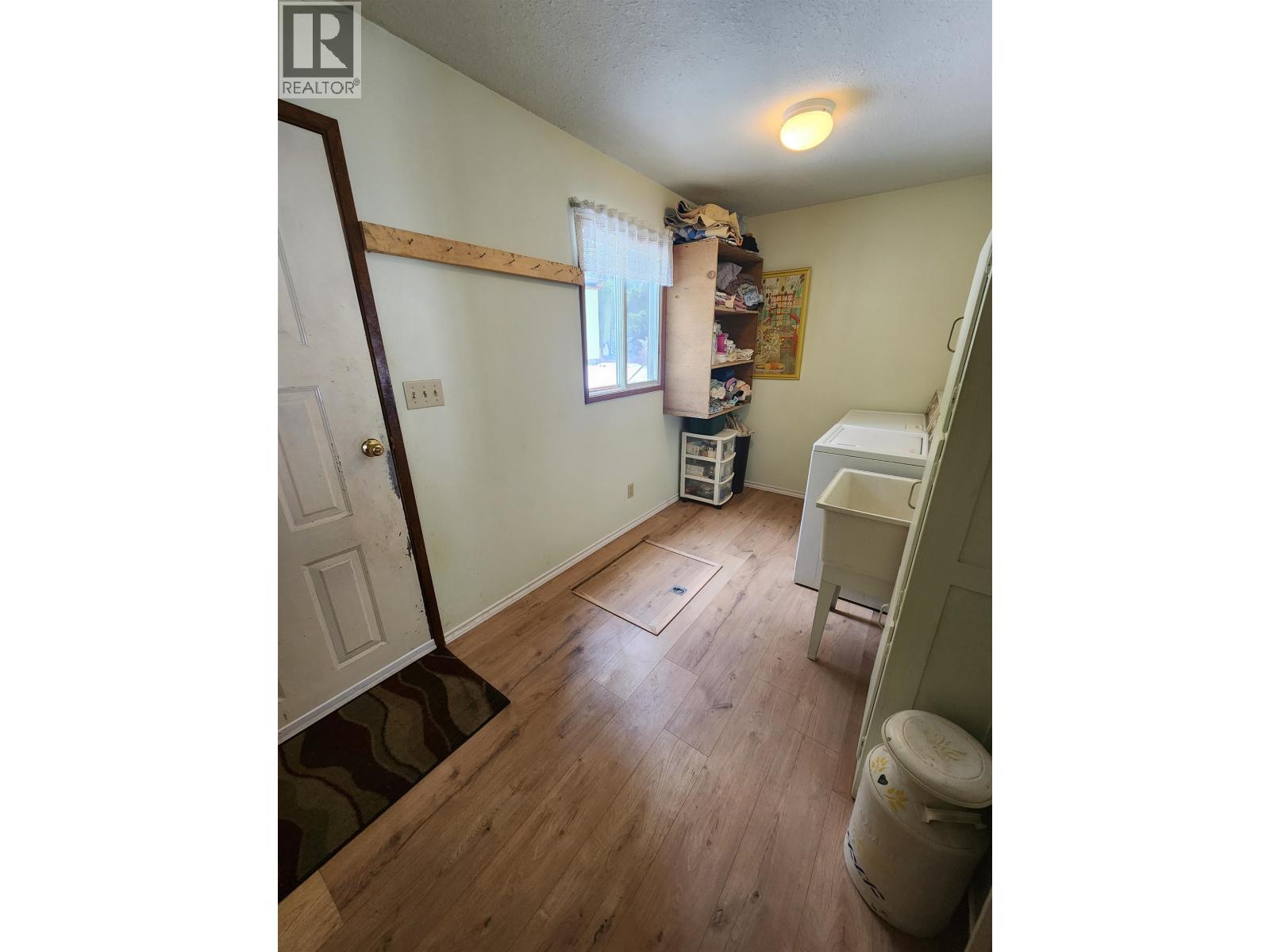 7344 E Young Lake Road, 70 Mile House, British Columbia  V0K 2K2 - Photo 29 - R3098853