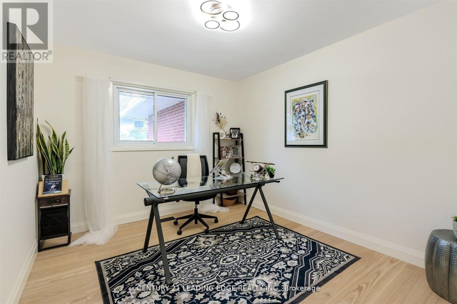 112 Wyndcliff Crescent, Toronto, Ontario  M4A 2K3 - Photo 17 - C12868264