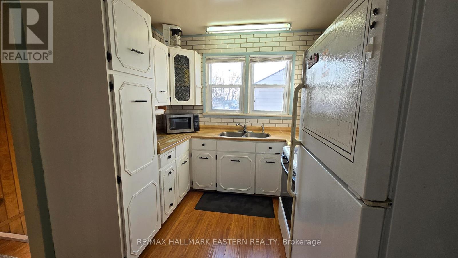 45 Goodfellow Road S, Peterborough (Otonabee Ward 1), Ontario  K9J 5W8 - Photo 3 - X12871032