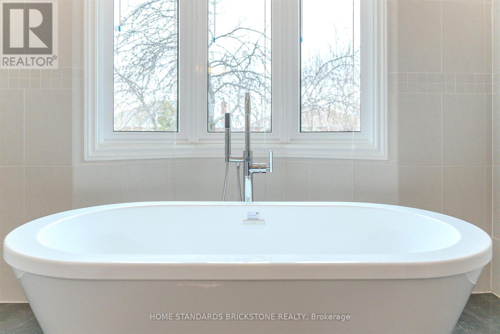 4538 Penhallow Road, Mississauga, Ontario  L5V 1E7 - Photo 30 - W12864988