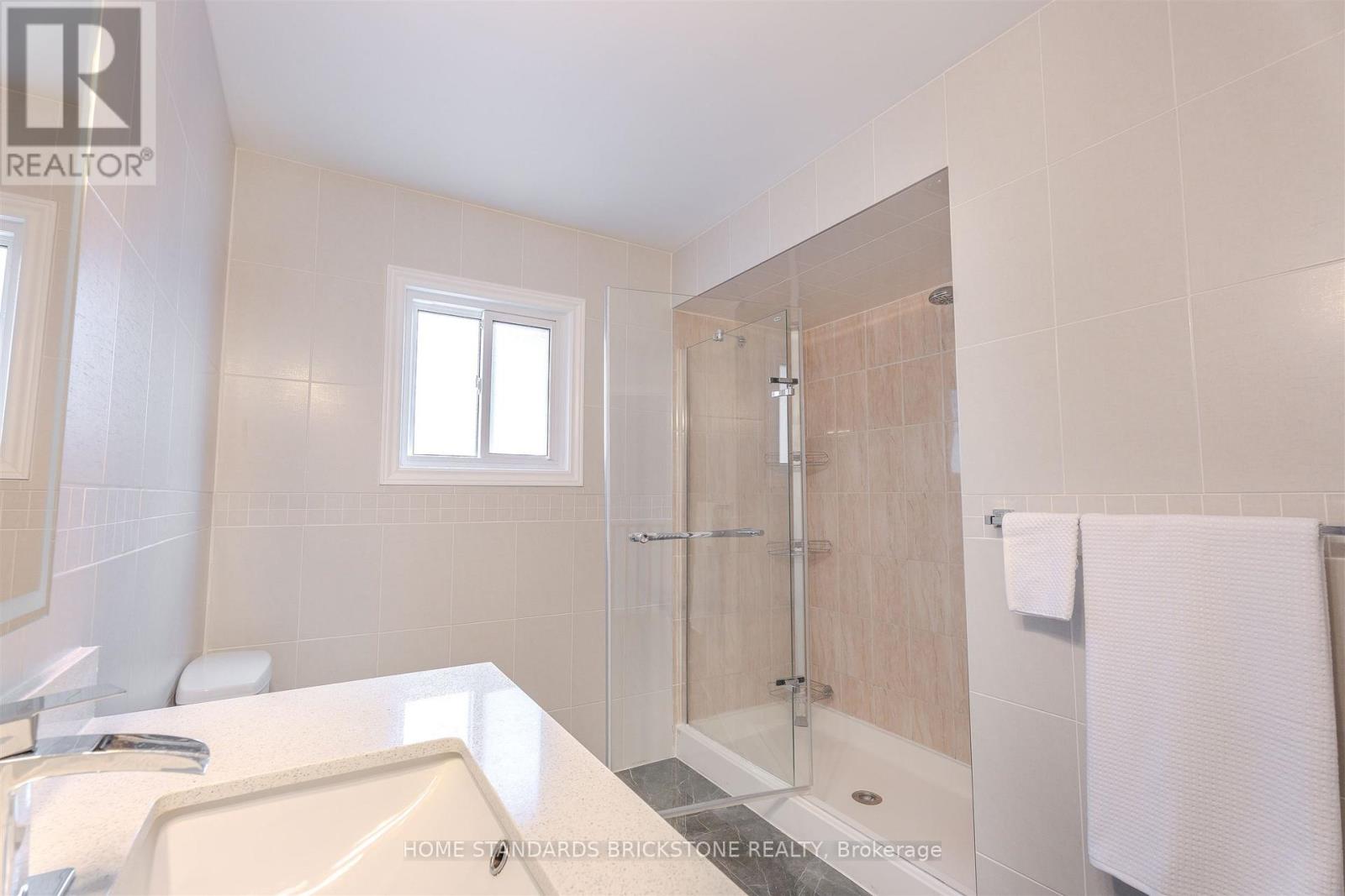 4538 Penhallow Road, Mississauga, Ontario  L5V 1E7 - Photo 38 - W12864988