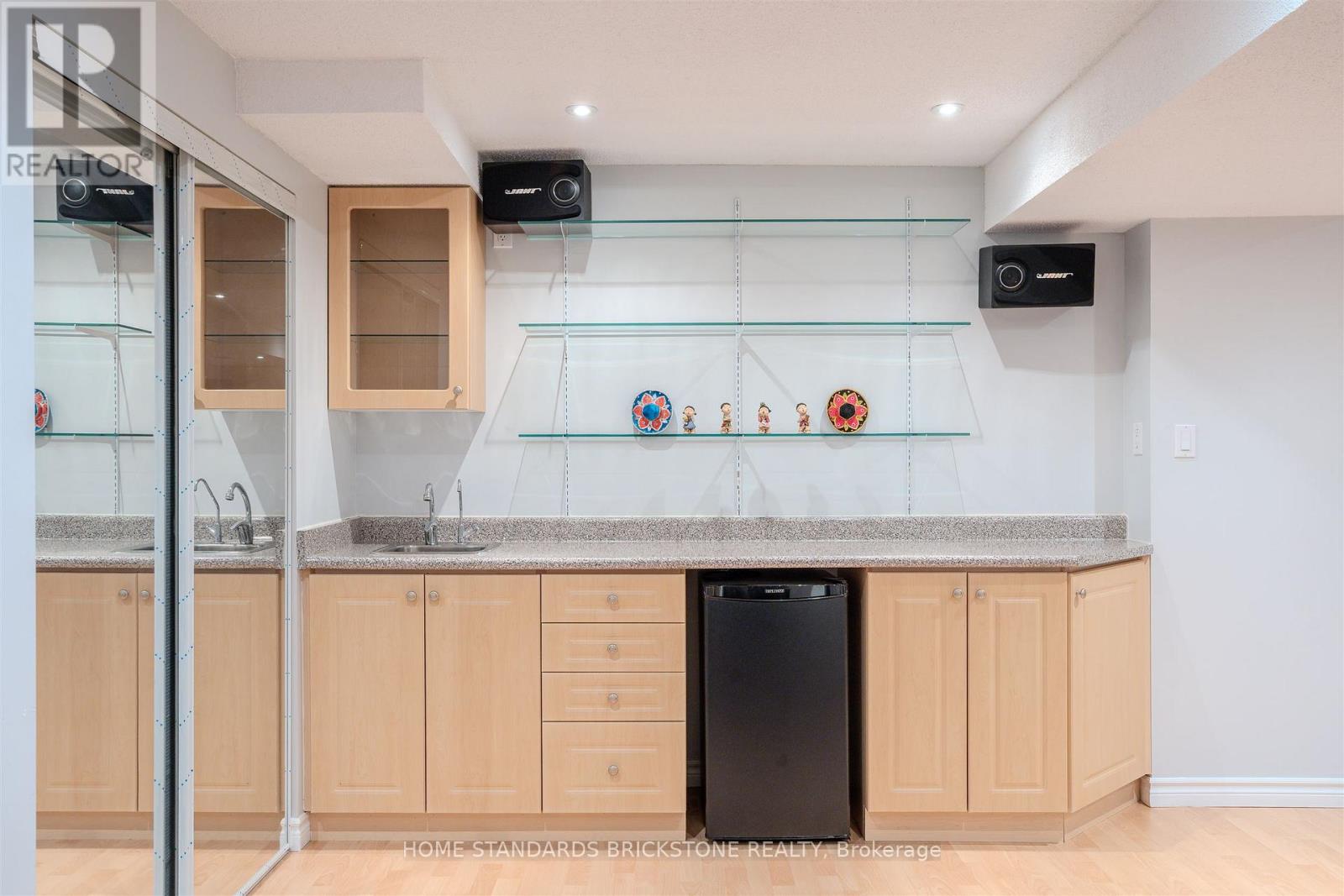 4538 Penhallow Road, Mississauga, Ontario  L5V 1E7 - Photo 41 - W12864988