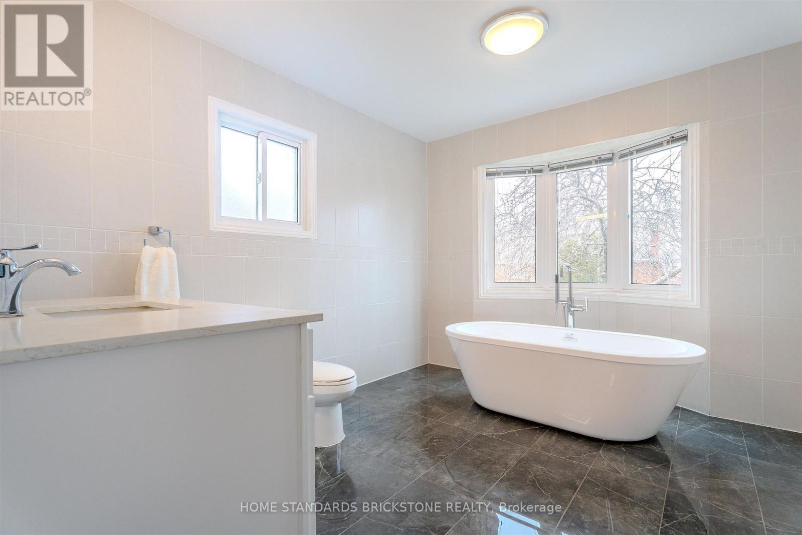 4538 Penhallow Road, Mississauga, Ontario  L5V 1E7 - Photo 29 - W12864988