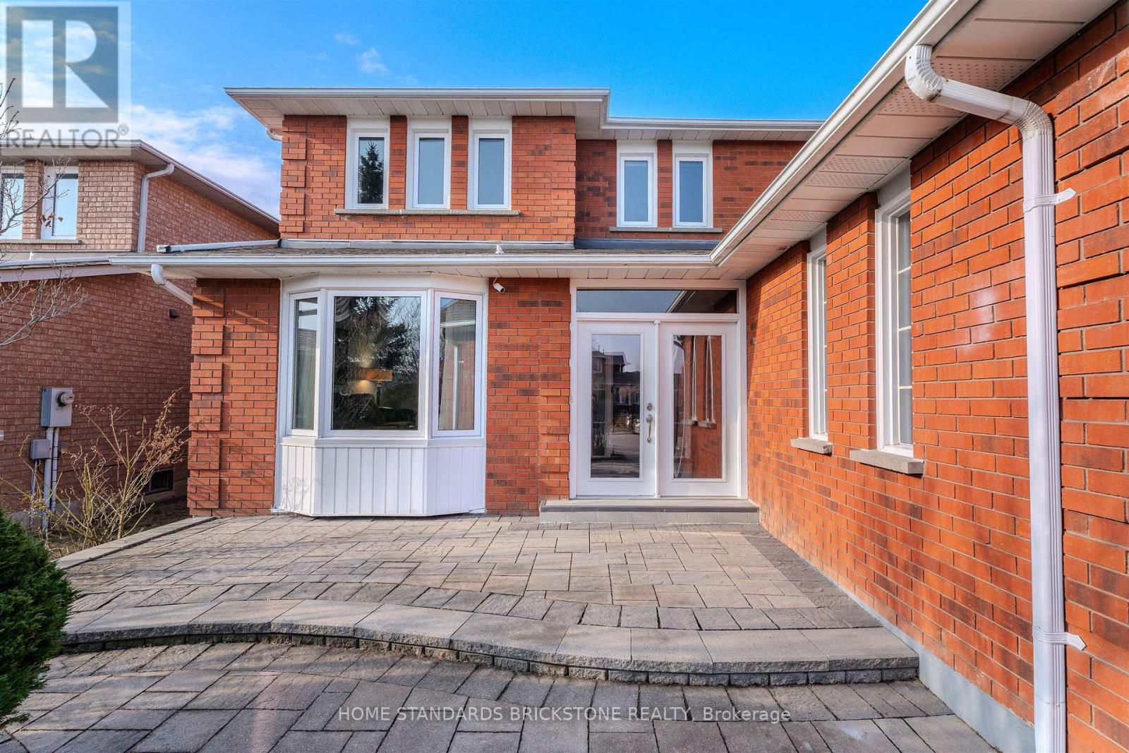 4538 Penhallow Road, Mississauga, Ontario  L5V 1E7 - Photo 3 - W12864988