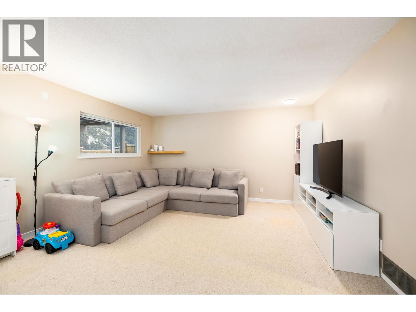 3985 Frames Place, North Vancouver, British Columbia  V7G 2M5 - Photo 25 - R3098776