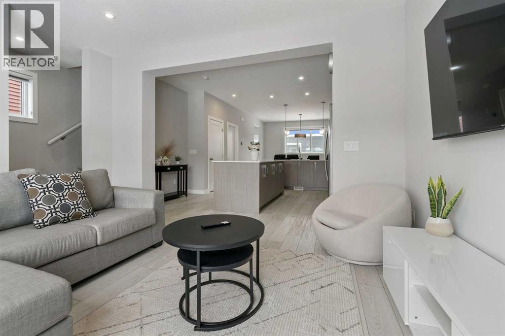 556 Chelsea Gardens, Chestermere, Alberta  T1X 2V4 - Photo 5 - A2289565