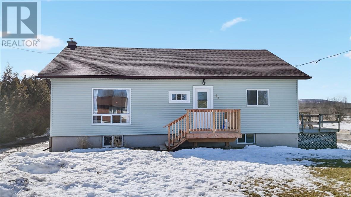 43 Wilson Street E, Little Current, Ontario  P0P 1K0 - Photo 1 - 2126770
