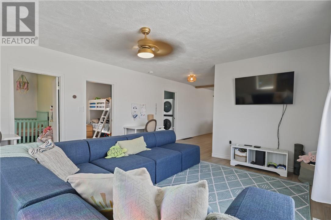 43 Wilson Street E, Little Current, Ontario  P0P 1K0 - Photo 9 - 2126770