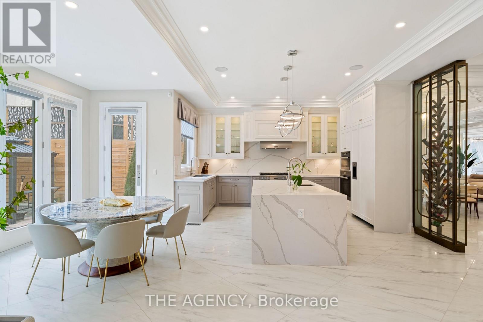 18 Suncrest Drive, Toronto, Ontario  M3C 2L2 - Photo 12 - C12872638