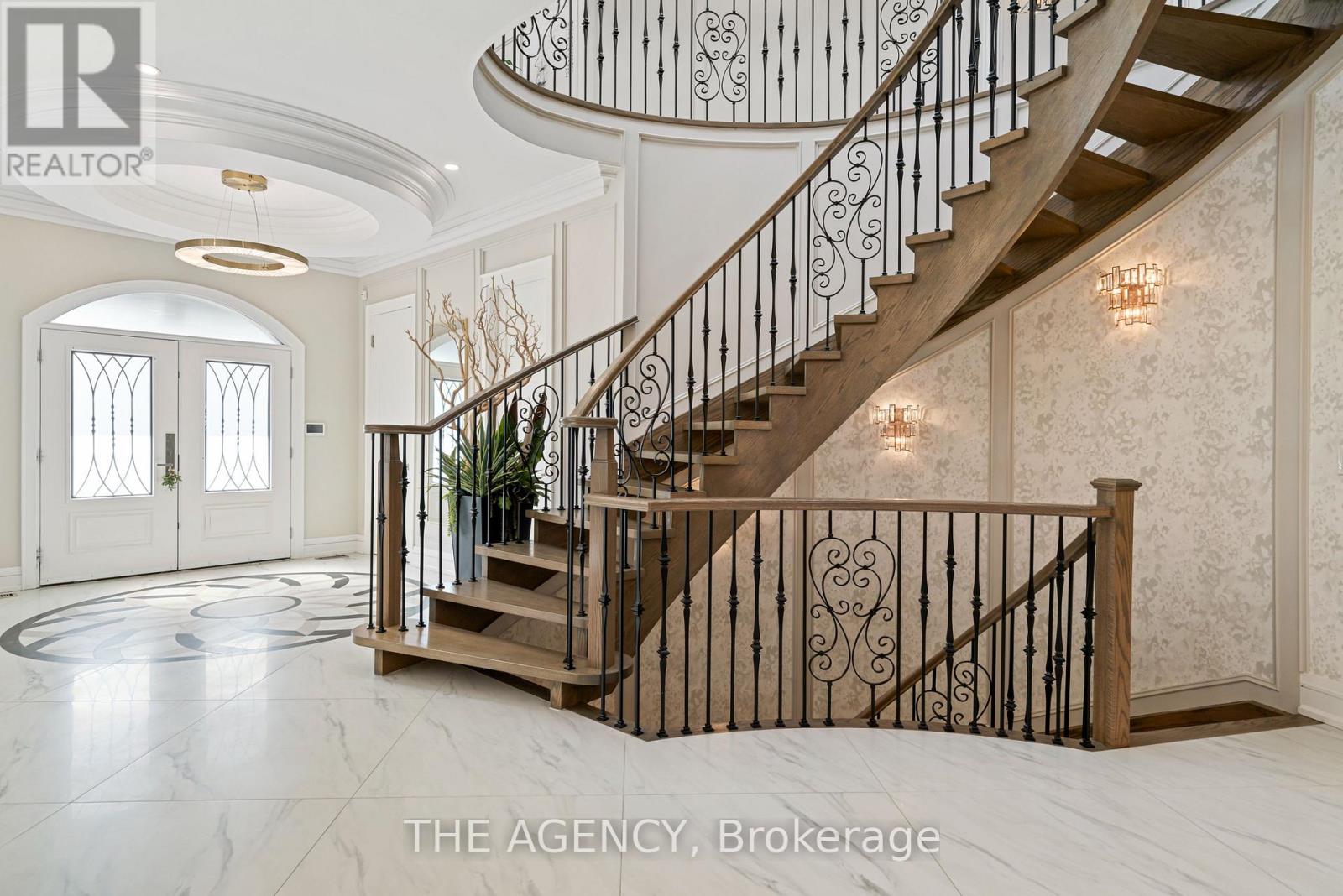 18 Suncrest Drive, Toronto, Ontario  M3C 2L2 - Photo 17 - C12872638