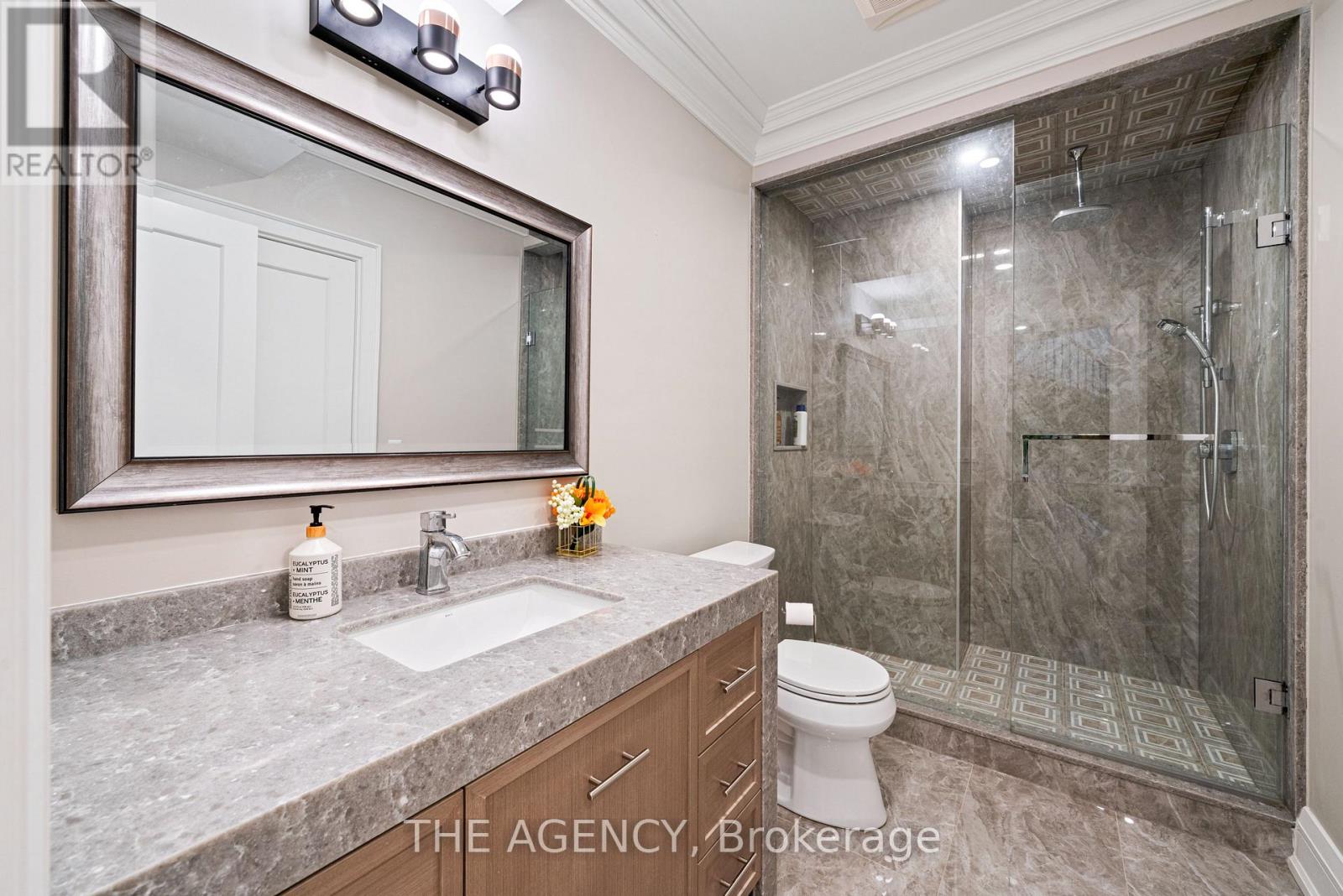 18 Suncrest Drive, Toronto, Ontario  M3C 2L2 - Photo 30 - C12872638