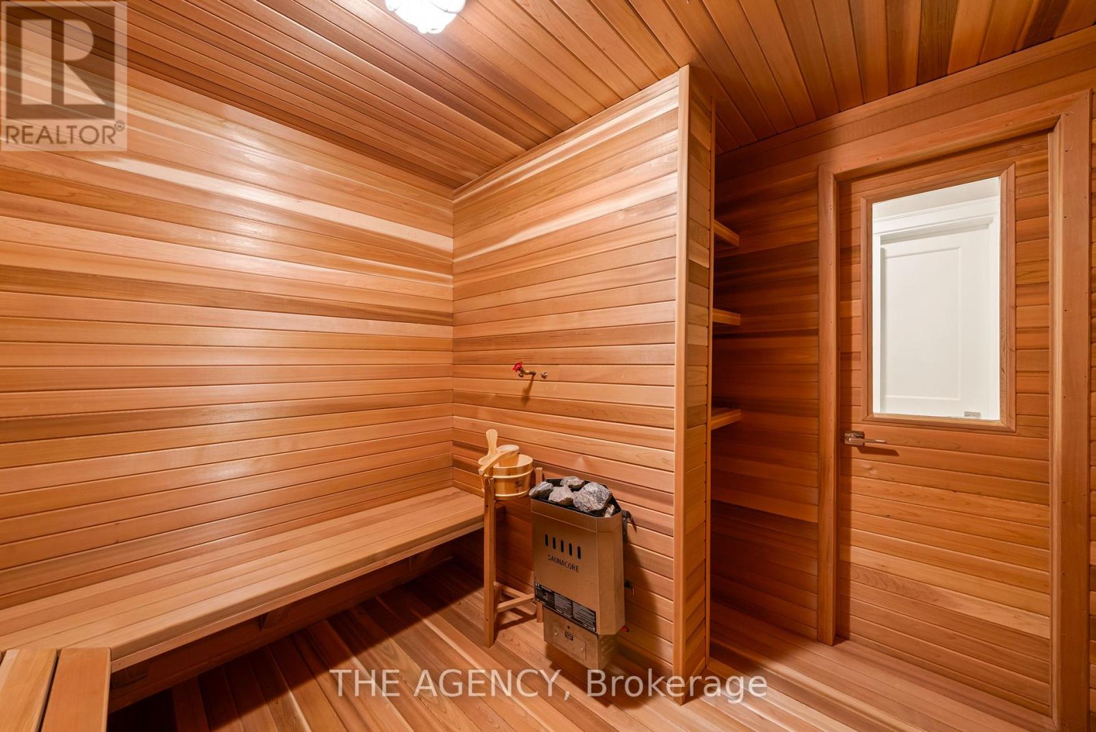 18 Suncrest Drive, Toronto, Ontario  M3C 2L2 - Photo 31 - C12872638