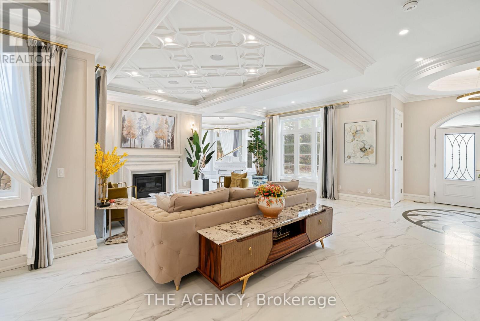 18 Suncrest Drive, Toronto, Ontario  M3C 2L2 - Photo 9 - C12872638