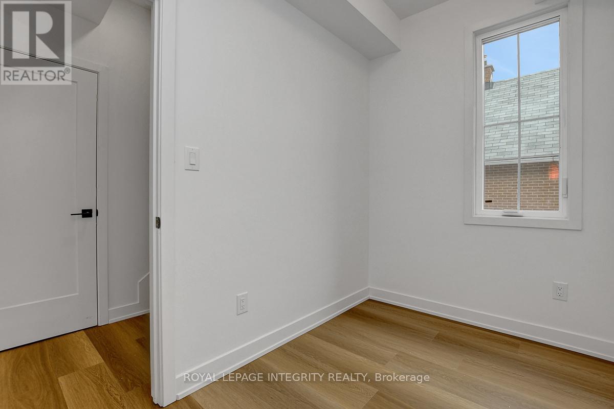 35 Ella Street, Ottawa, Ontario  K1S 2S3 - Photo 12 - X12872658