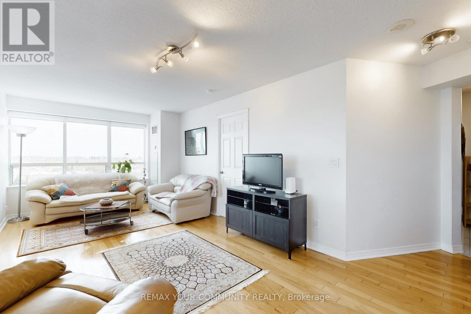 1004 - 11 Oneida Crescent, Richmond Hill, Ontario  L4B 0A1 - Photo 8 - N12698926