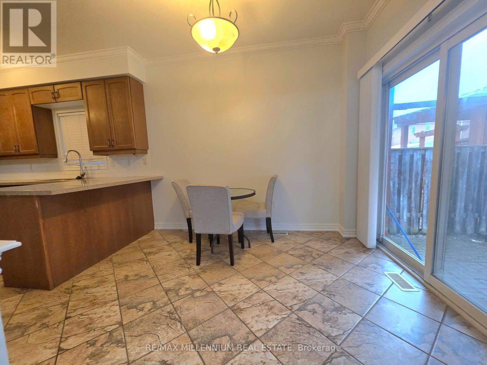 150 Ozner Crescent, Vaughan, Ontario  L4H 0G1 - Photo 31 - N12869378