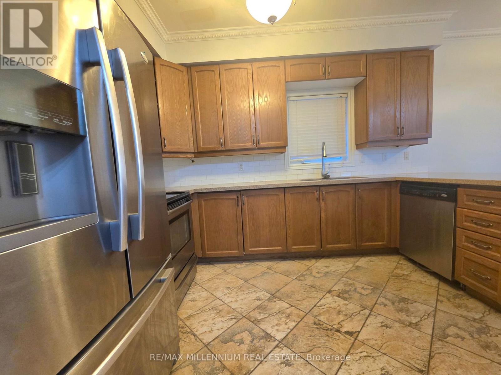 150 Ozner Crescent, Vaughan, Ontario  L4H 0G1 - Photo 32 - N12869378