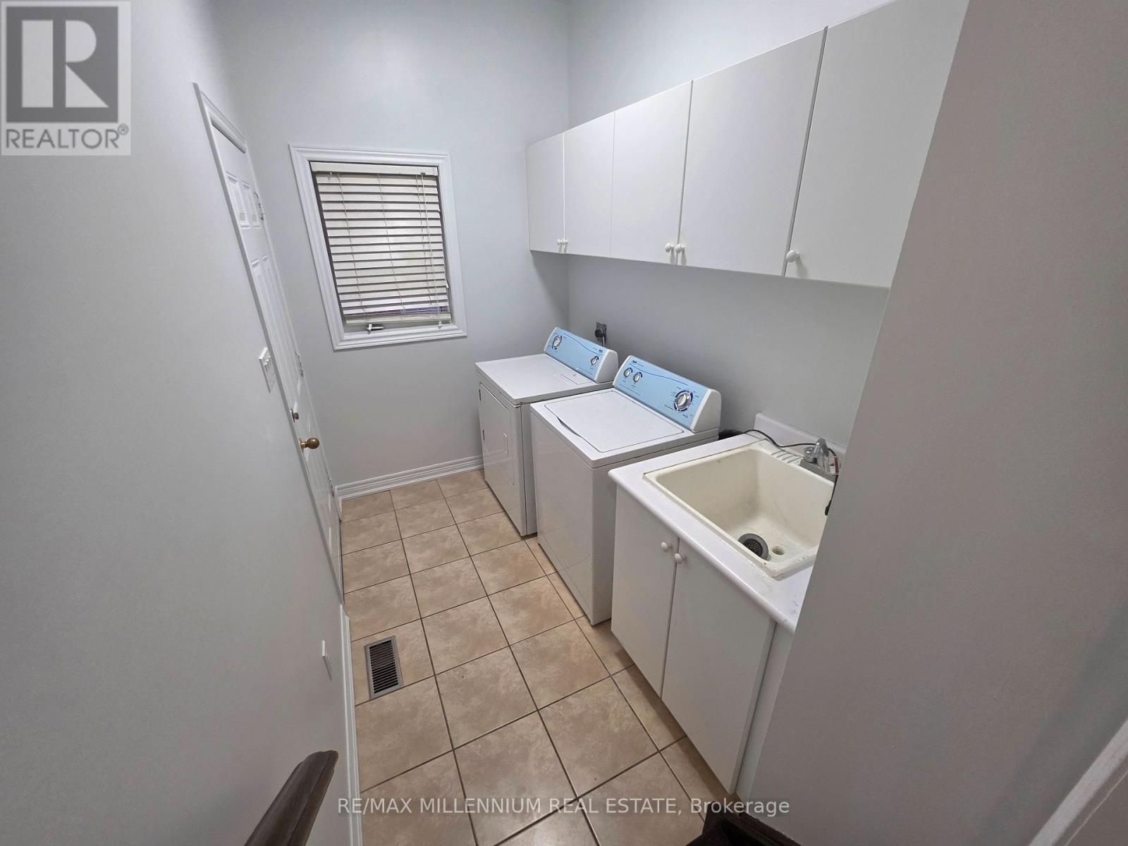 150 Ozner Crescent, Vaughan, Ontario  L4H 0G1 - Photo 38 - N12869378